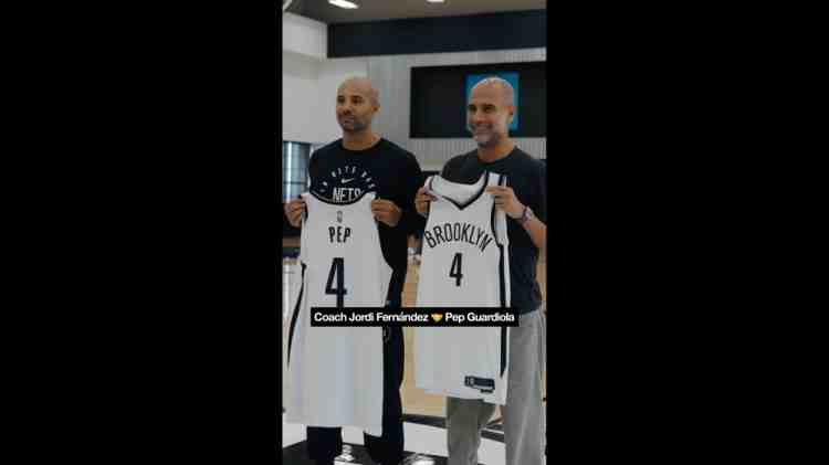 传奇联动!瓜帅与NBA布鲁克林篮网主帅见面,获赠篮网4号球衣